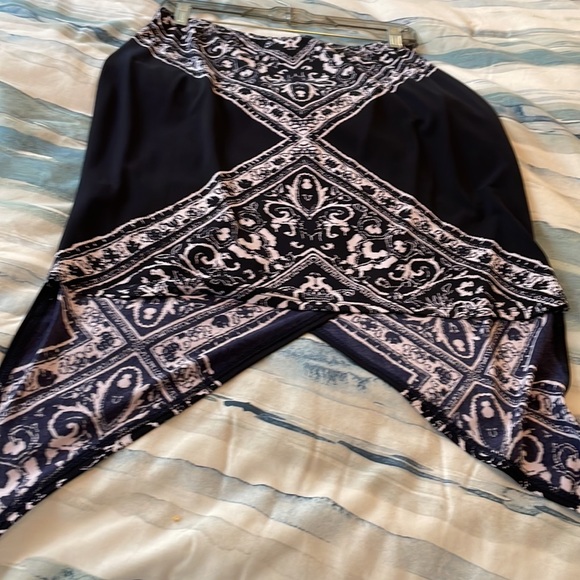 Beautiful Venus skirt. Longer in the front and shorter in the back. - Picture 5 of 5